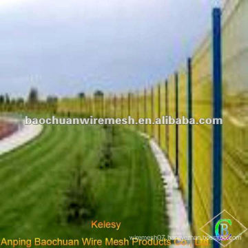 PVC coated yellow road protecting fence triangular bending wire mesh fence